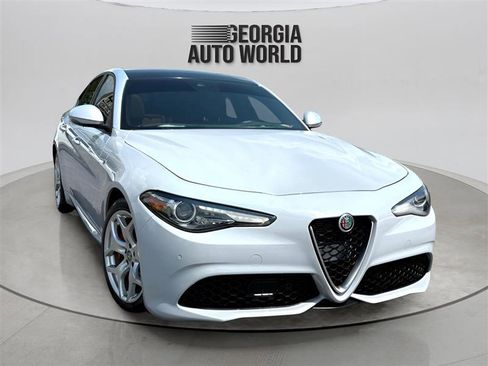 Used 2022 Alfa Romeo Giulia Ti image 6