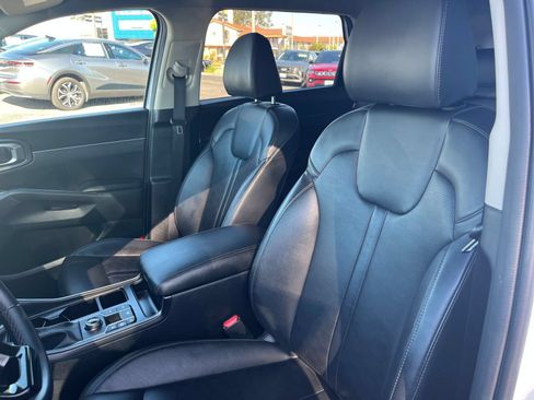 Used 2024 Kia Sorento S FWD image 38