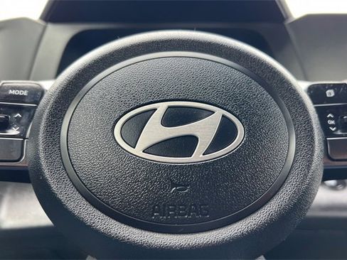 Used 2025 Hyundai Elantra Sport image 38