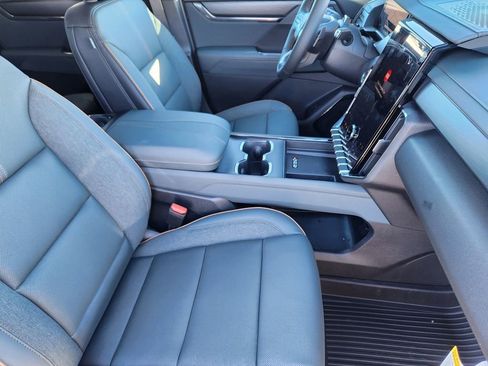 New 2026 GMC Acadia AT4 w/ Super Cruise Package image 17