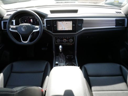 Certified 2023 Volkswagen Atlas SEL AWD/4WD image 10