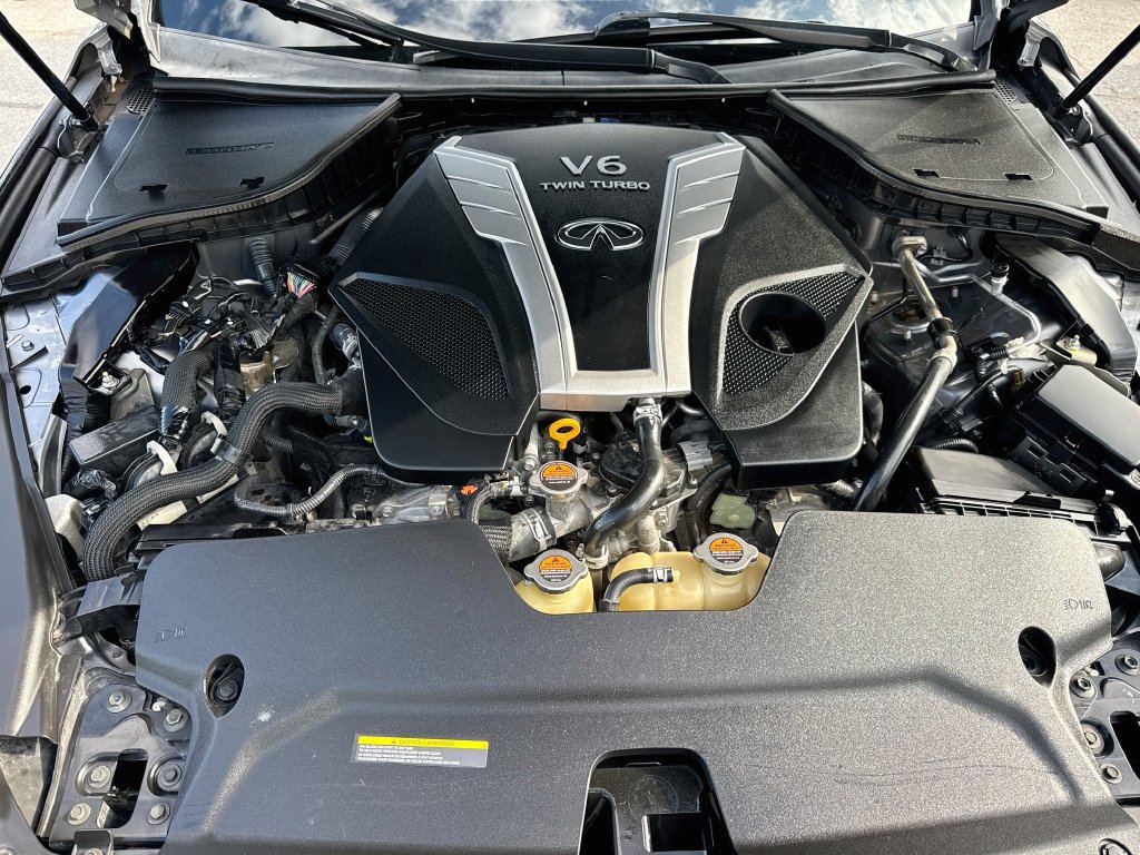 Used 2018 INFINITI Q50 Luxe w/ Essential Package (3.0T Luxe) AWD/4WD image 39