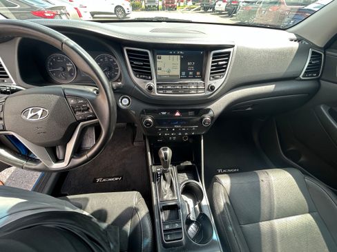 Used 2017 Hyundai Tucson SE Plus AWD/4WD image 9
