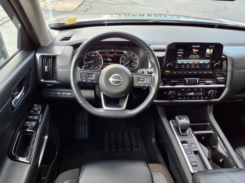 Used 2024 Nissan Pathfinder SL w/ SL Premium Package FWD image 7