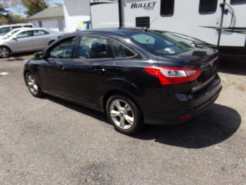 Used 2013 Ford Focus SE FWD image 3