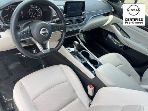 Certified 2024 Nissan Altima 2.5 SV FWD image 16