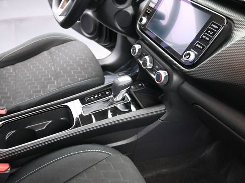 Used 2024 Nissan Kicks SV image 39