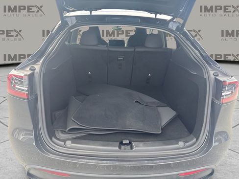 Used 2024 Tesla Model Y Long Range AWD/4WD image 22