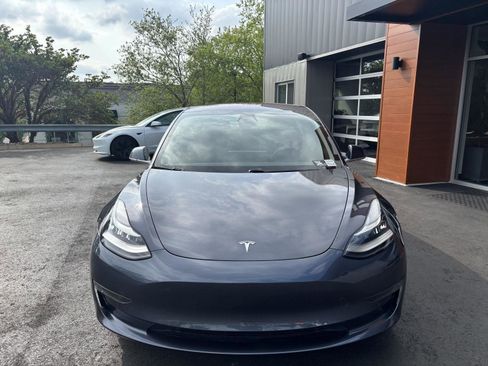 Used 2018 Tesla Model 3 Long Range RWD image 3