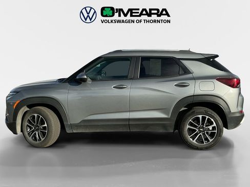 Used 2025 Chevrolet TrailBlazer LT image 2