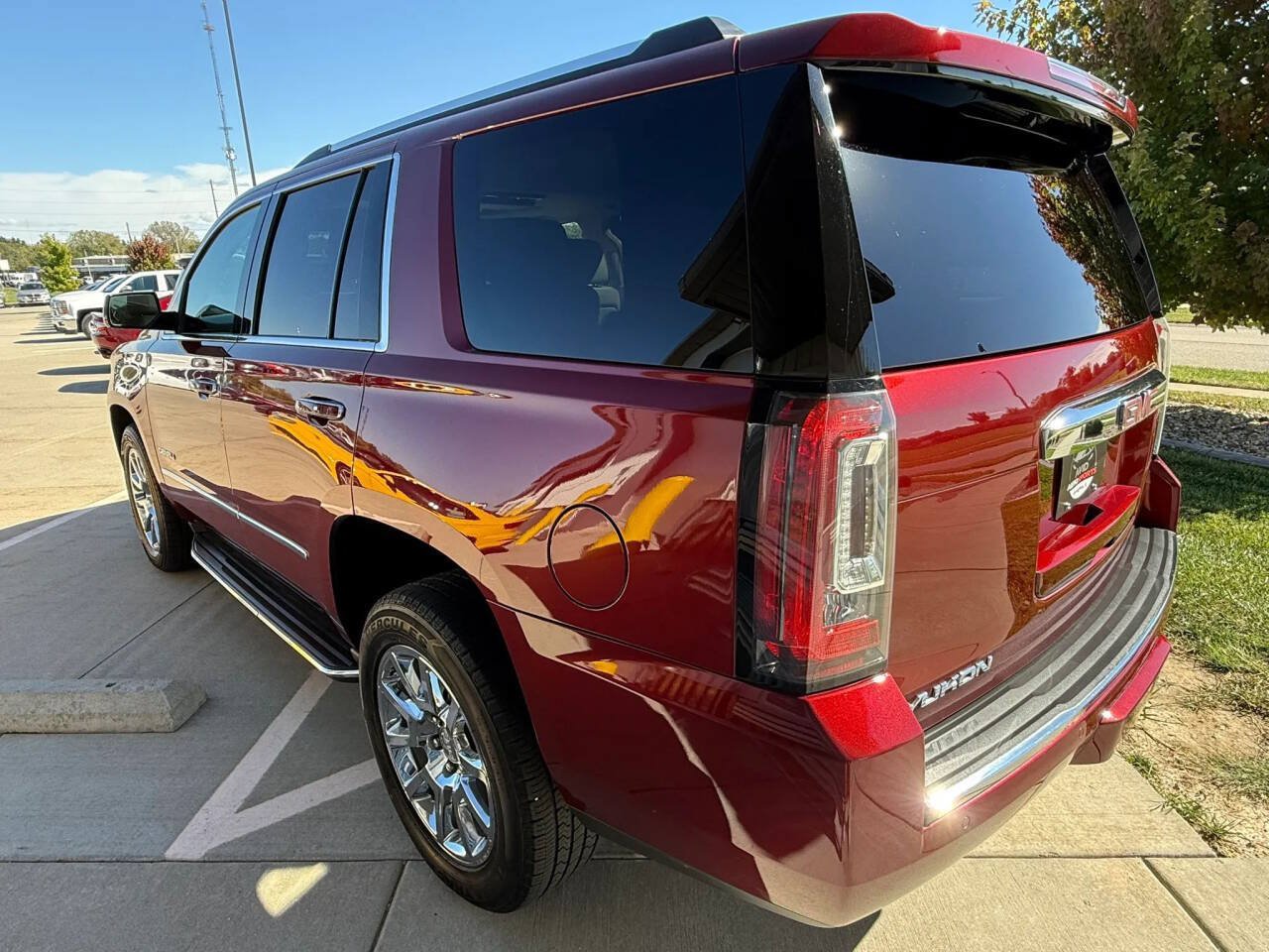 Used 2016 GMC Yukon Denali w/ Open Road Package AWD/4WD image 6