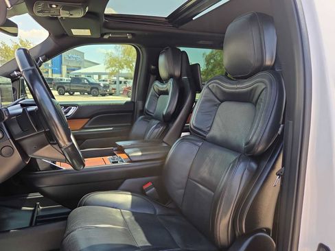 Used 2019 Lincoln Navigator L Reserve AWD/4WD image 15