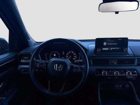 Used 2025 Honda Pilot Sport image 21