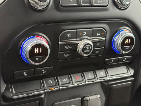 Used 2021 GMC Sierra 1500 Elevation image 19