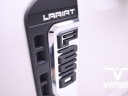 New 2026 Ford F250 Lariat w/ Chrome Package image 44