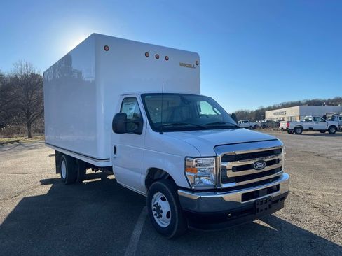 New 2027 Ford E-350 and Econoline 350 Super Duty w/ Power Equipment Group image 7