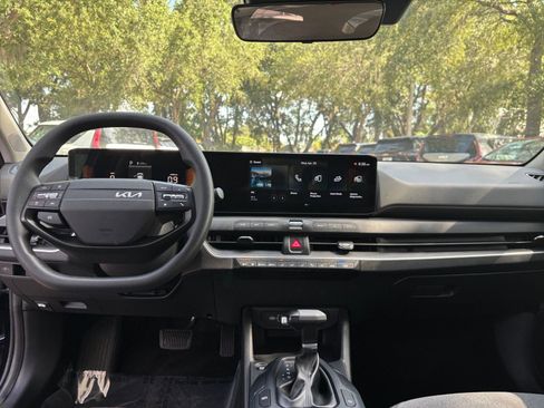 Used 2025 Kia K4 FWD image 33