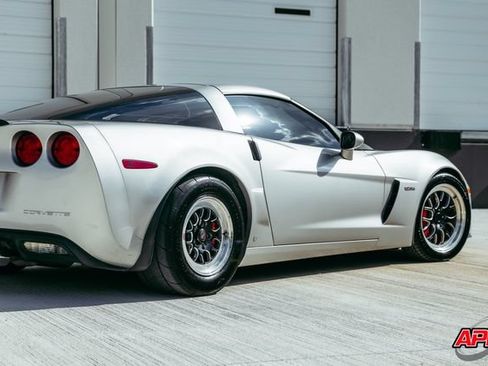 Used 2006 Chevrolet Corvette Z06 w/ Preferred Equipment Group RWD image 60