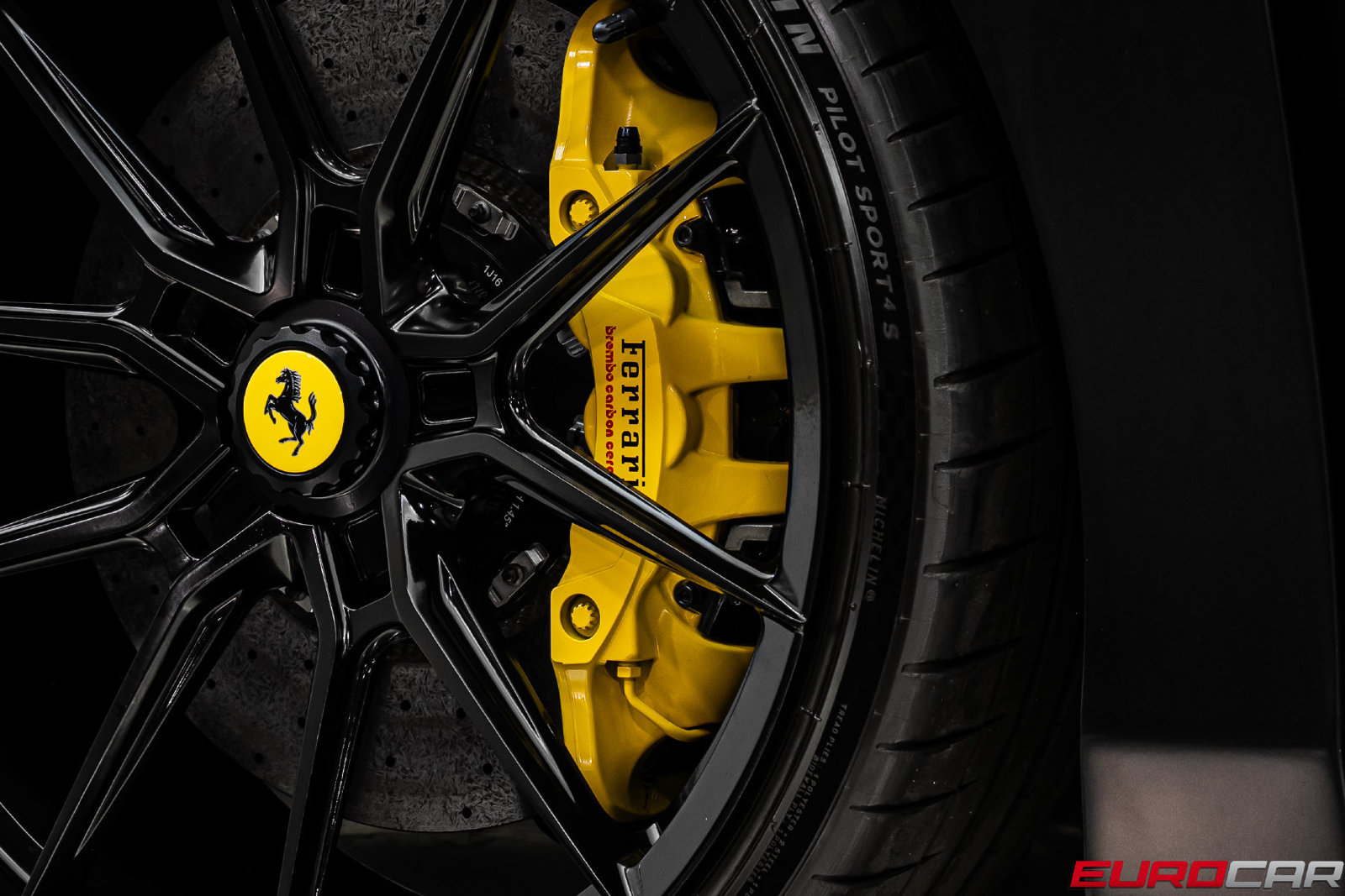 Used 2022 Ferrari F8 Tributo RWD image 33