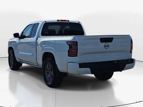 Used 2025 Nissan Frontier SV RWD image 8