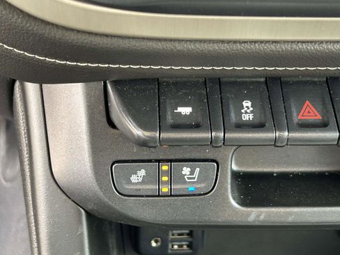 Used 2022 GMC Canyon Denali image 27