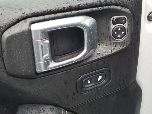 Used 2021 Jeep Wrangler Unlimited Sahara w/ Uconnect 4C Nav & Sound Group image 20