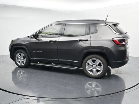 Used 2022 Jeep Compass Latitude FWD image 5