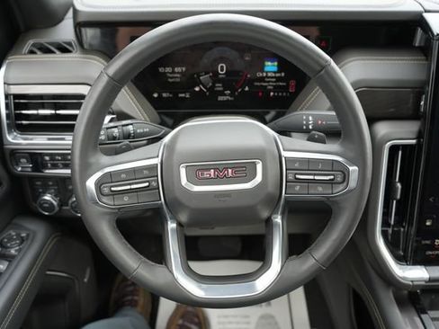 Used 2025 GMC Yukon Elevation w/ Elevation Premium Package AWD/4WD image 31