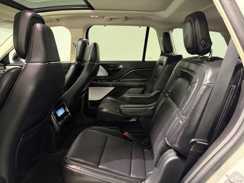 Used 2020 Lincoln Aviator Reserve w/ Equipment Group 201A AWD/4WD image 25