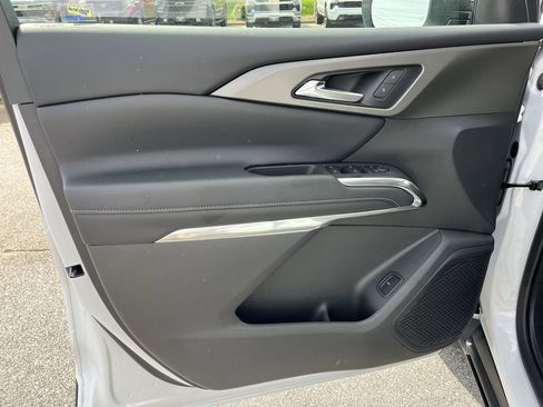 New 2025 Chevrolet Traverse LT image 23