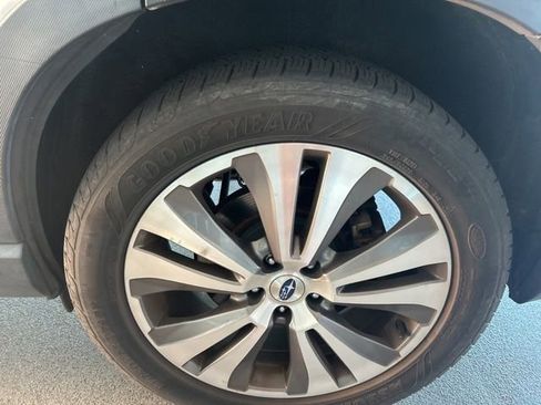 Used 2019 Subaru Ascent Touring w/ Popular Package #3 AWD/4WD image 12