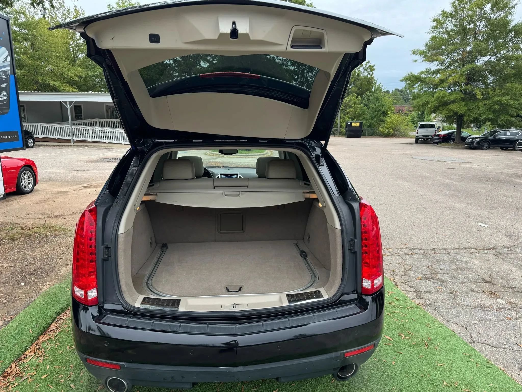 Used 2014 Cadillac SRX Luxury FWD image 8