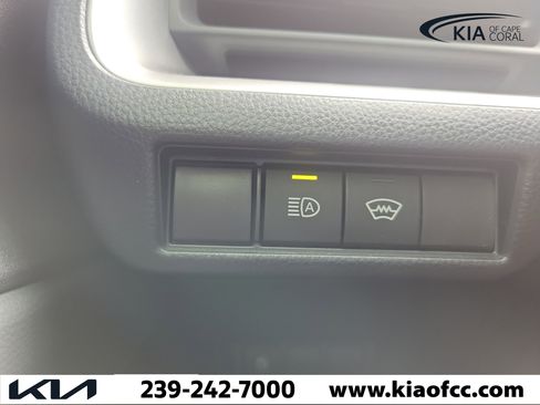 Used 2024 Toyota Prius LE FWD image 30