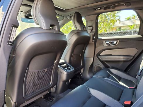 Certified 2022 Volvo XC60 B5 R-Design w/ Advanced Package image 10