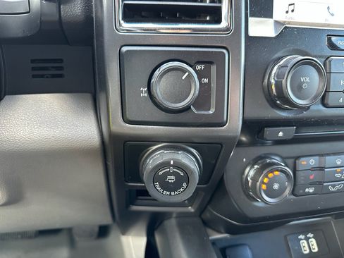 Used 2016 Ford F150 XLT w/ Equipment Group 302A Luxury image 16