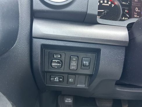 Used 2018 Toyota Tundra SR5 image 22