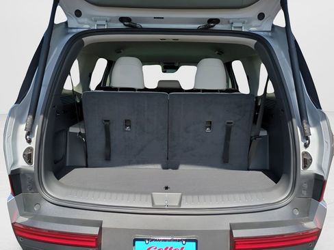 Certified 2025 Hyundai Santa Fe SEL image 12