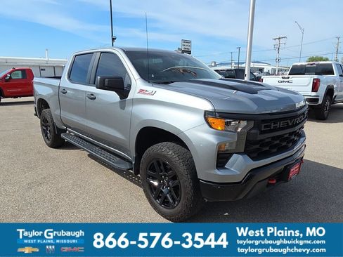 Used 2023 Chevrolet Silverado 1500 Custom Trail Boss AWD/4WD image 2