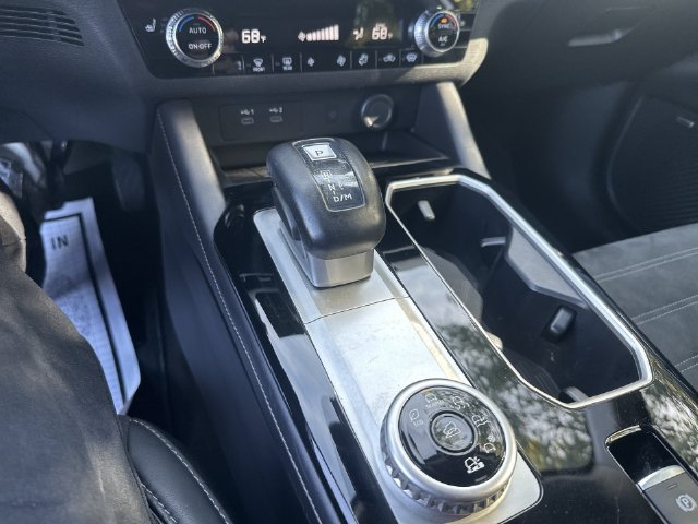 Used 2025 Mitsubishi Outlander SE AWD/4WD image 31