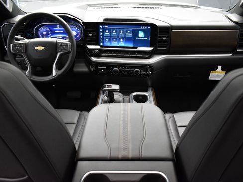 Used 2025 Chevrolet Silverado 1500 High Country image 13