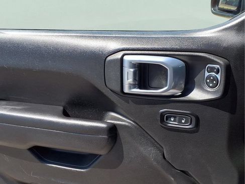 Used 2024 Jeep Wrangler Unlimited Rubicon 4xe AWD/4WD image 16