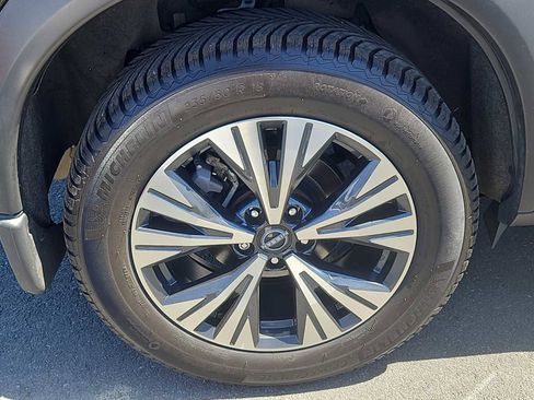Used 2023 Nissan Rogue SV AWD/4WD image 9