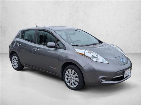 Used 2015 Nissan Leaf S w/ Charge Package image 3