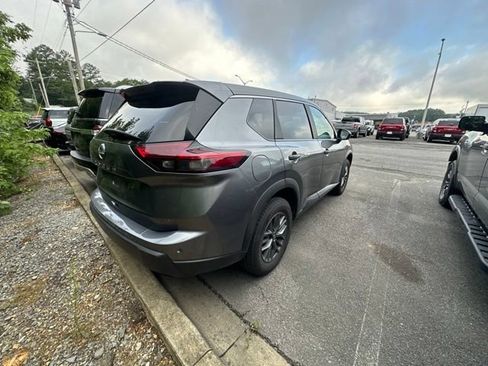 Used 2024 Nissan Rogue S FWD image 5