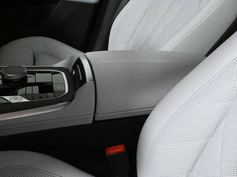 Used 2026 BMW X5 xDrive40i w/ Climate Comfort Package image 26