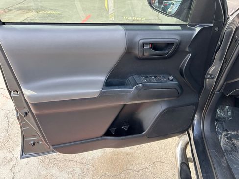 Used 2017 Toyota Tacoma SR w/ Tow Package AWD/4WD image 11