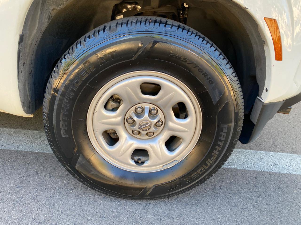 Used 2024 Nissan Frontier S RWD image 18