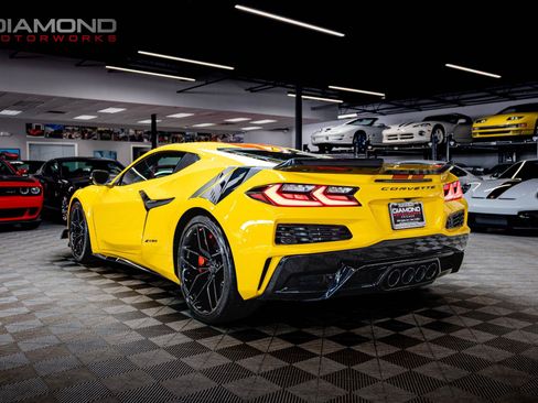 Used 2025 Chevrolet Corvette Z06 w/ Battery Protection Package RWD image 12