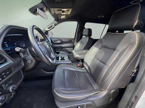 Used 2023 Chevrolet Suburban Premier AWD/4WD image 21