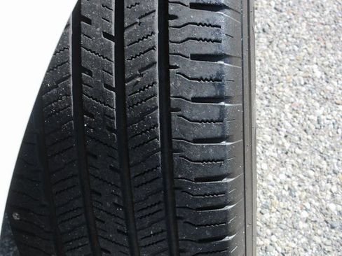 Used 2024 Nissan Frontier SV image 5